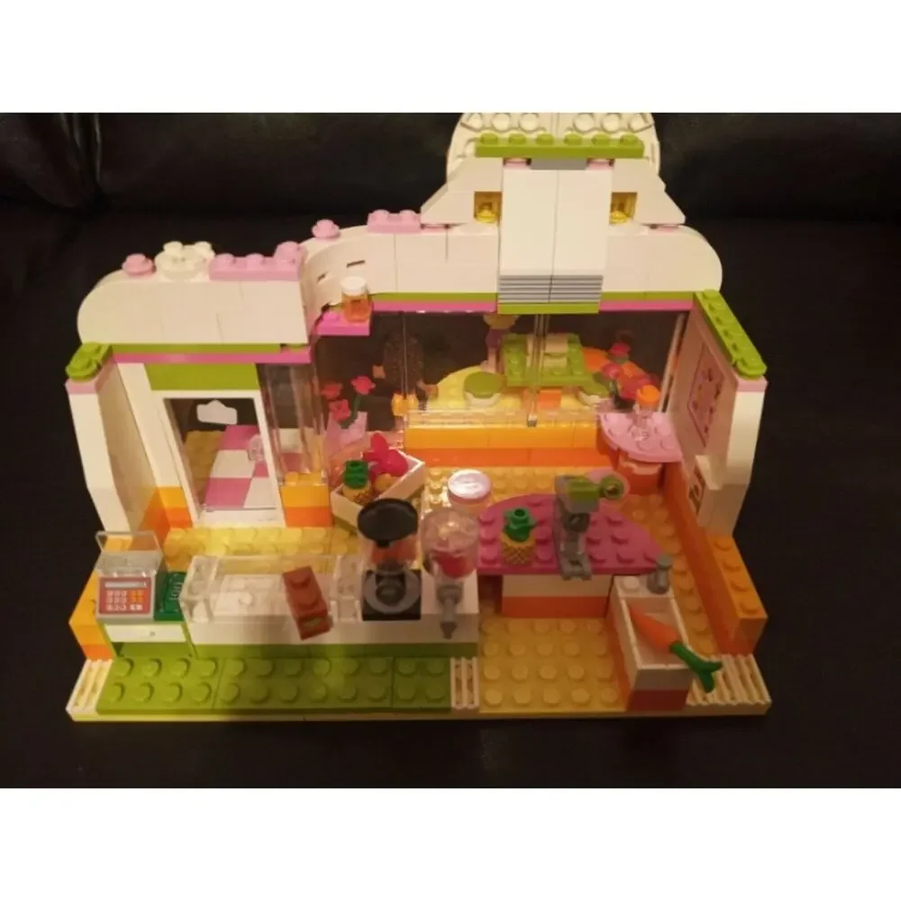 Set Of 5 Lego Friends Sets, 4 Extra Minifigures, Around 100 Extra Pieces TOO!
